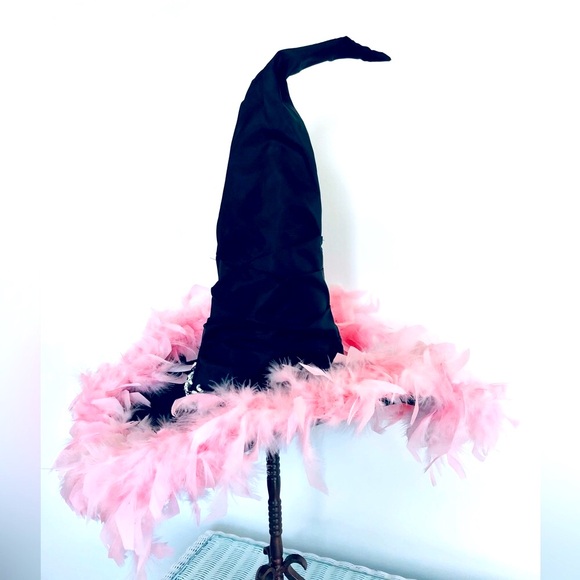 Black, witchhat, pink feathered brim & Baby bone hands. 19" x 19" - Picture 2 of 16